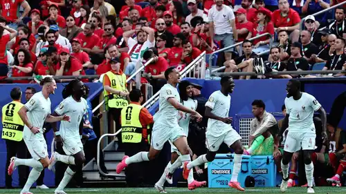 4 معلّقين و5 قنوات لنقل مباراة فرنسا وإسبانيا في نصف نهائي كأس العالم 3